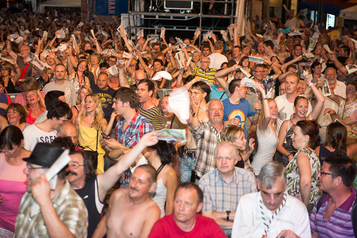 Vlaanderen zingt 2014 @ Gentse Feesten - Sint Baafsplein, picture 100, photographed by Dimitri Vanlommel - FrontView Magazine