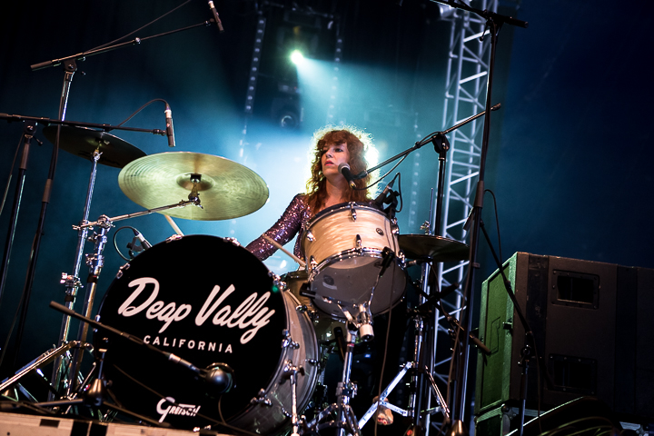 Deap Vally @ Dour 2014, picture 2, photographed by Dorien Goetschalckx - FrontView Magazine