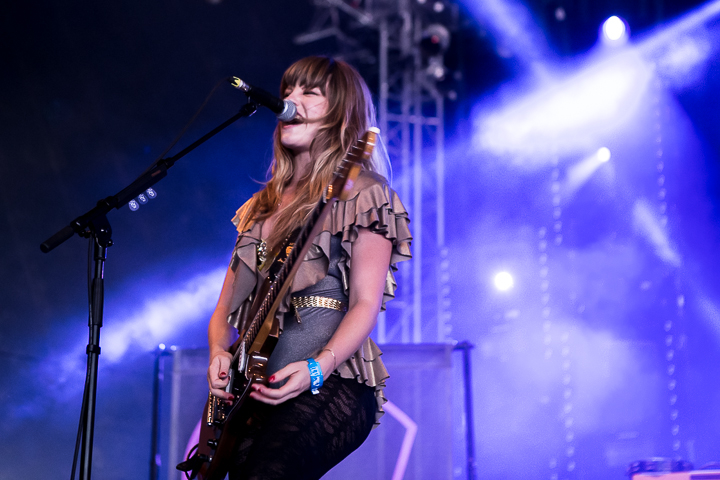 Deap Vally @ Dour 2014, picture 8, photographed by Dorien Goetschalckx - FrontView Magazine
