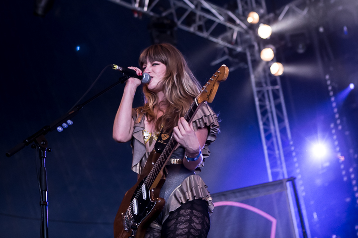Deap Vally @ Dour 2014, picture 12, photographed by Dorien Goetschalckx - FrontView Magazine