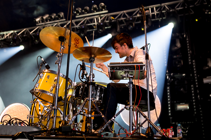 Intergalactic Lovers @ Dour 2014, picture 12, photographed by Dorien Goetschalckx - FrontView Magazine