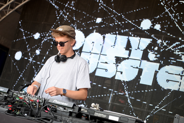 Tomorrowland sfeerbeelden & publieksfoto's 28 juni - deel 1, picture 1, photographed by Youri Vanlommel - FrontView Magazine
