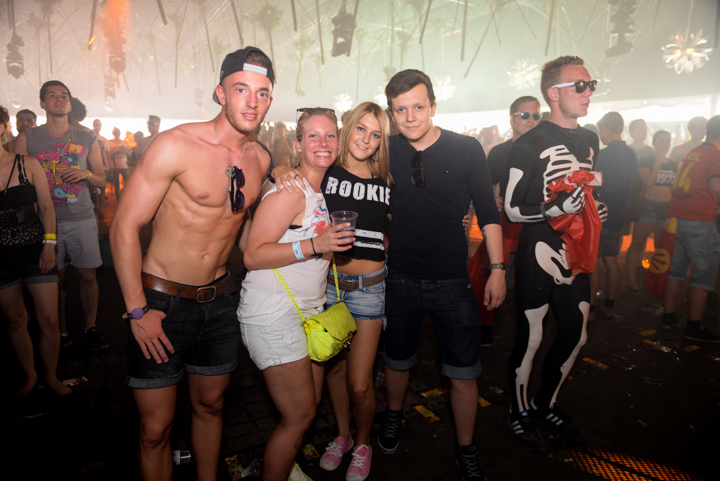 Tomorrowland sfeerbeelden & publieksfoto's 28 juni - deel 1, picture 4, photographed by Youri Vanlommel - FrontView Magazine