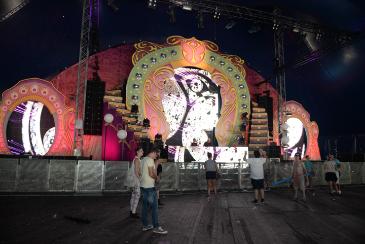 Tomorrowland sfeerbeelden & publieksfoto's 28 juni - deel 1, picture 6, photographed by Youri Vanlommel - FrontView Magazine