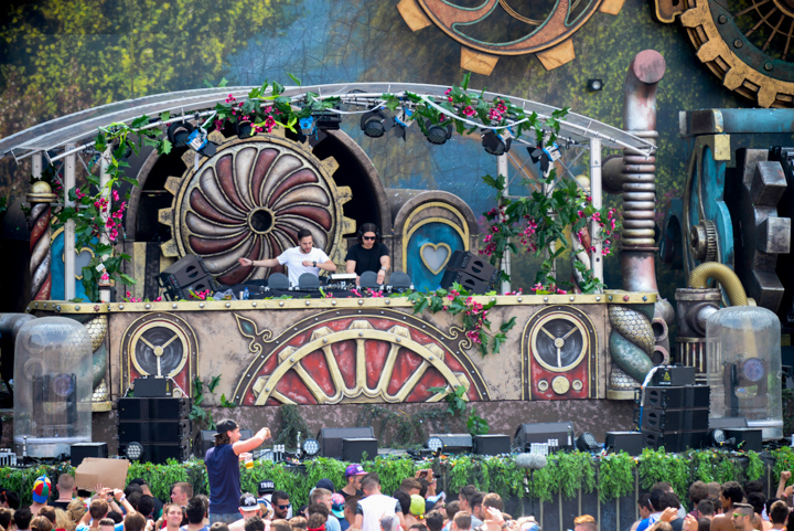 Tomorrowland sfeerbeelden & publieksfoto's 28 juni - deel 1, picture 10, photographed by Youri Vanlommel - FrontView Magazine