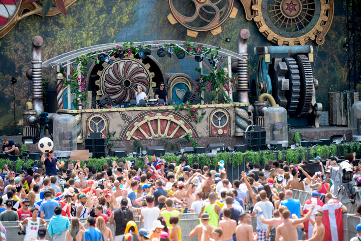 Tomorrowland sfeerbeelden & publieksfoto's 28 juni - deel 1, picture 11, photographed by Youri Vanlommel - FrontView Magazine