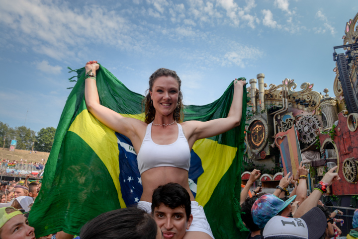 Tomorrowland sfeerbeelden & publieksfoto's 28 juni - deel 1, picture 34, photographed by Youri Vanlommel - FrontView Magazine