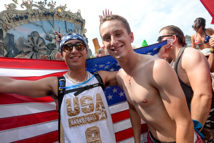 Tomorrowland sfeerbeelden & publieksfoto's 28 juni - deel 1, picture 40, photographed by Youri Vanlommel - FrontView Magazine