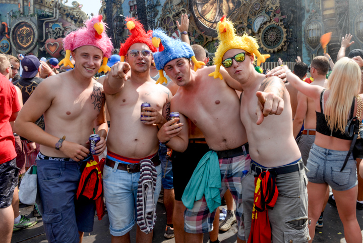 Tomorrowland sfeerbeelden & publieksfoto's 28 juni - deel 1, picture 44, photographed by Youri Vanlommel - FrontView Magazine