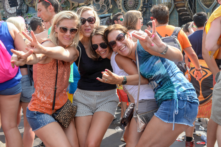 Tomorrowland sfeerbeelden & publieksfoto's 28 juni - deel 1, picture 46, photographed by Youri Vanlommel - FrontView Magazine