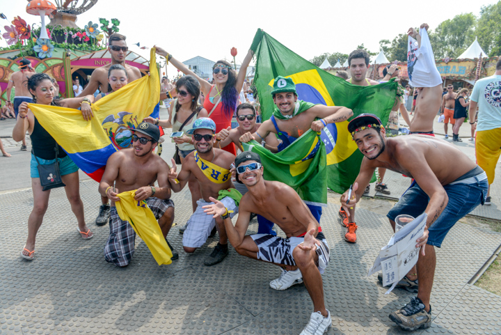 Tomorrowland sfeerbeelden & publieksfoto's 28 juni - deel 1, picture 52, photographed by Youri Vanlommel - FrontView Magazine