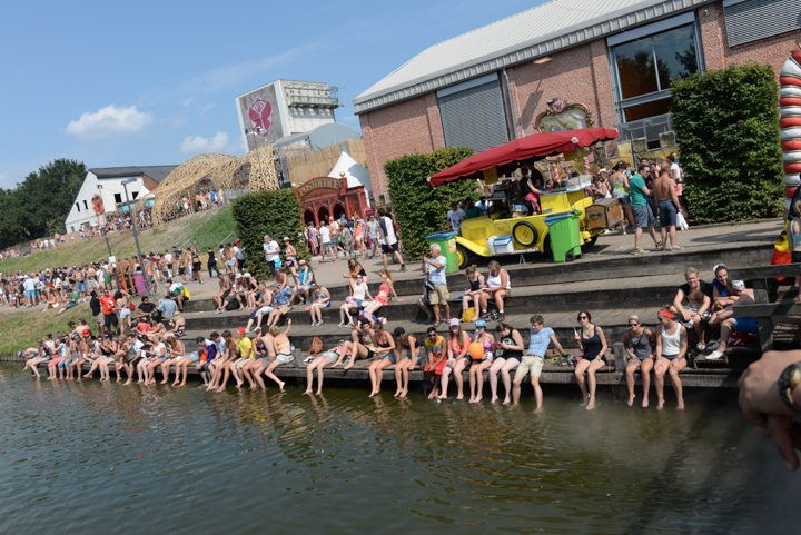 Tomorrowland sfeerbeelden & publieksfoto's 28 juni - deel 1, picture 59, photographed by Youri Vanlommel - FrontView Magazine