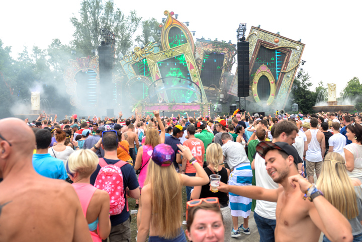 Tomorrowland sfeerbeelden & publieksfoto's 28 juni - deel 1, picture 76, photographed by Youri Vanlommel - FrontView Magazine