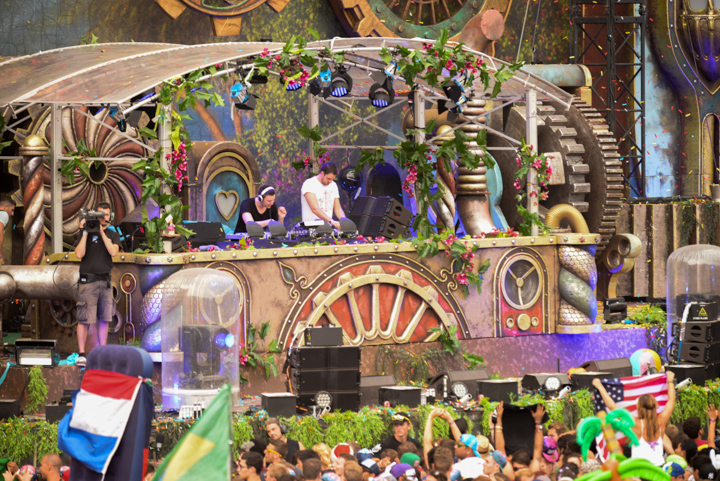 Tomorrowland sfeerbeelden & publieksfoto's 28 juni - deel 1, picture 94, photographed by Youri Vanlommel - FrontView Magazine