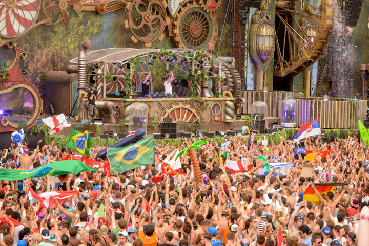 Tomorrowland sfeerbeelden & publieksfoto's 28 juni - deel 1, picture 97, photographed by Youri Vanlommel - FrontView Magazine