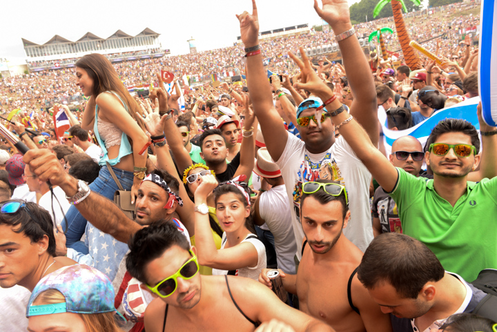 Tomorrowland sfeerbeelden & publieksfoto's 28 juni - deel 1, picture 104, photographed by Youri Vanlommel - FrontView Magazine