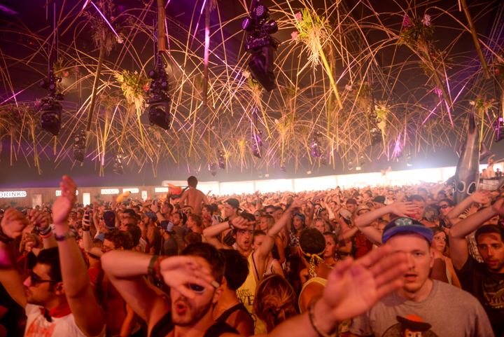 Tomorrowland sfeerbeelden & publieksfoto's 28 juni - deel 1, picture 152, photographed by Youri Vanlommel - FrontView Magazine