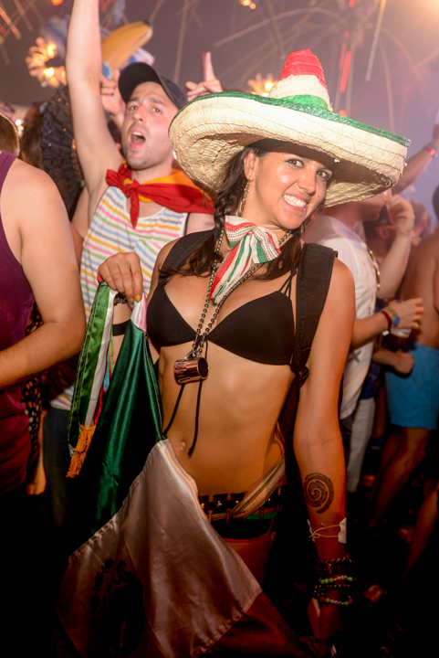 Tomorrowland sfeerbeelden & publieksfoto's 28 juni - deel 2, picture 1, photographed by Youri Vanlommel - FrontView Magazine