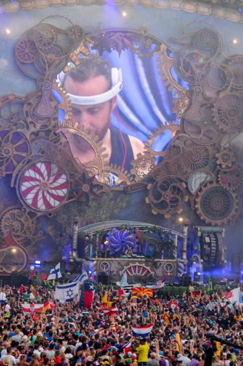 Tomorrowland sfeerbeelden & publieksfoto's 28 juni - deel 2, picture 27, photographed by Youri Vanlommel - FrontView Magazine