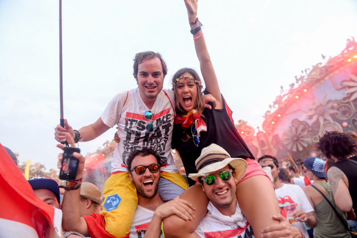 Tomorrowland sfeerbeelden & publieksfoto's 28 juni - deel 2, picture 40, photographed by Youri Vanlommel - FrontView Magazine