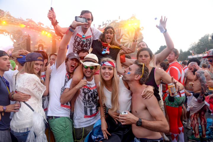 Tomorrowland sfeerbeelden & publieksfoto's 28 juni - deel 2, picture 41, photographed by Youri Vanlommel - FrontView Magazine