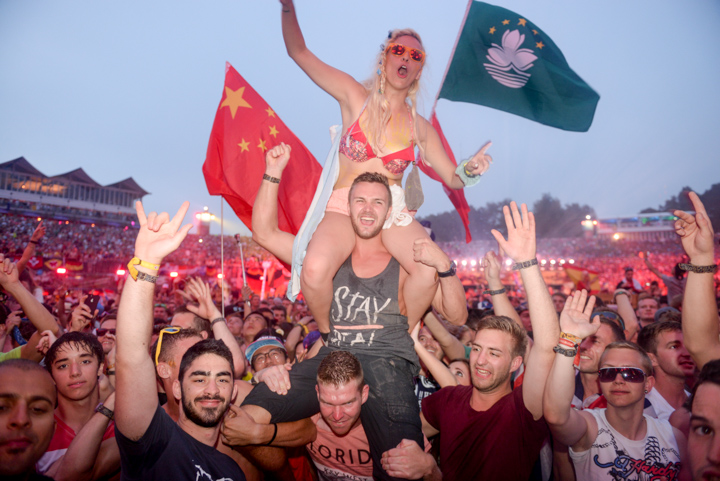 Tomorrowland sfeerbeelden & publieksfoto's 28 juni - deel 2, picture 66, photographed by Youri Vanlommel - FrontView Magazine