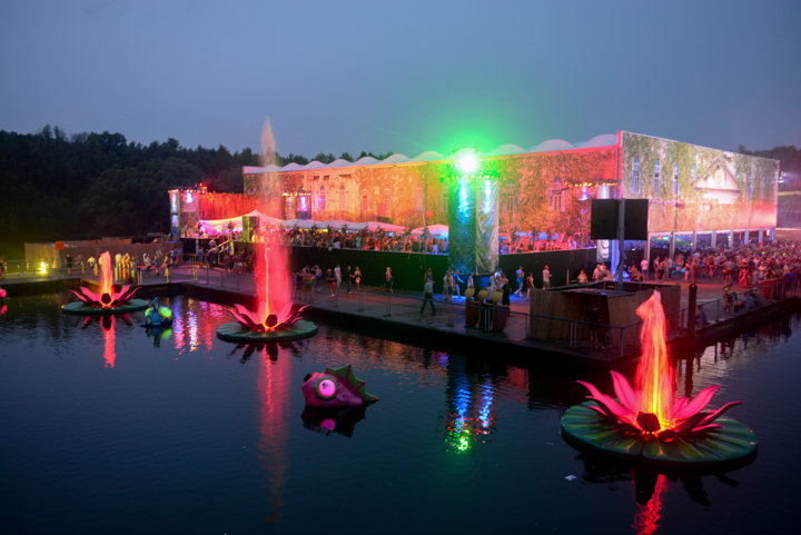 Tomorrowland sfeerbeelden & publieksfoto's 28 juni - deel 2, picture 76, photographed by Youri Vanlommel - FrontView Magazine