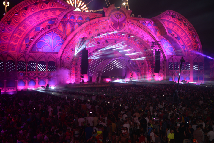 Tomorrowland sfeerbeelden & publieksfoto's 28 juni - deel 2, picture 82, photographed by Youri Vanlommel - FrontView Magazine