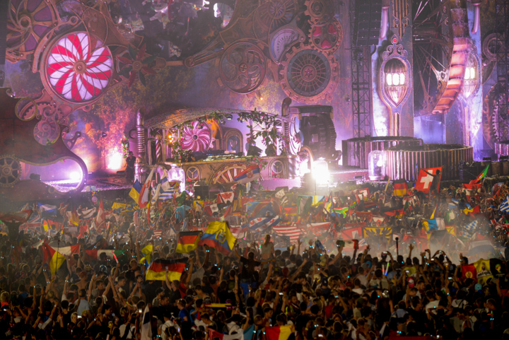 Tomorrowland sfeerbeelden & publieksfoto's 28 juni - deel 2, picture 107, photographed by Youri Vanlommel - FrontView Magazine