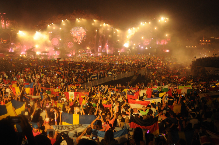 Tomorrowland sfeerbeelden & publieksfoto's 28 juni - deel 2, picture 109, photographed by Youri Vanlommel - FrontView Magazine
