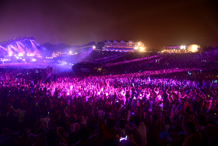 Tomorrowland sfeerbeelden & publieksfoto's 28 juni - deel 2, picture 117, photographed by Youri Vanlommel - FrontView Magazine