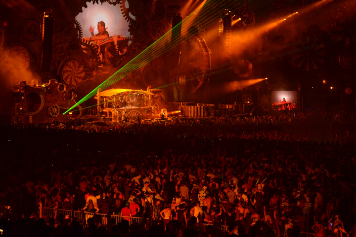 Tomorrowland sfeerbeelden & publieksfoto's 28 juni - deel 2, picture 121, photographed by Youri Vanlommel - FrontView Magazine