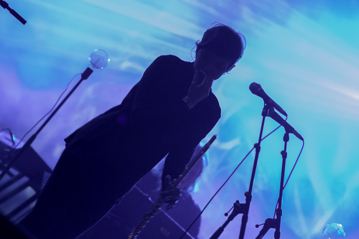Melanie De Biasio @ OLT Rivierenhof, picture 13, photographed by Walter Grimm - FrontView Magazine