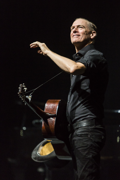 Bryan Adams - The Bare Bones Tour @ Capitole Gent, foto 1, foto's door Edwin Houdevelt - FrontView Magazine