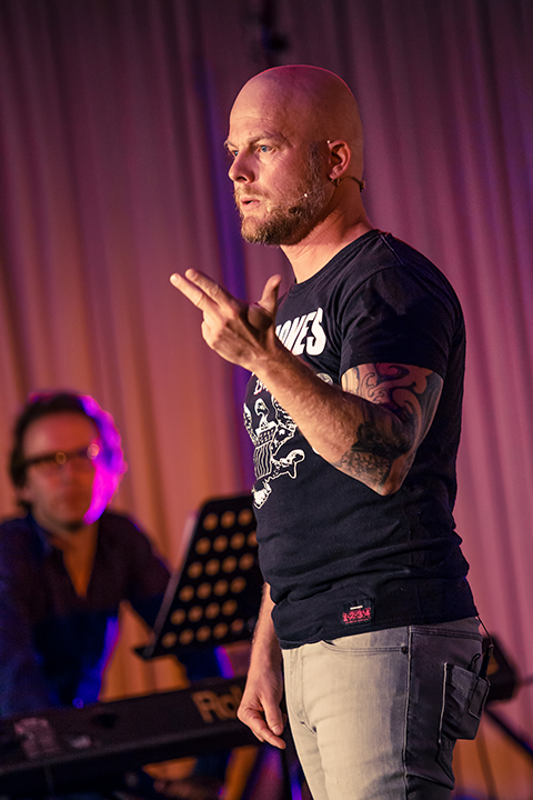 Marco Roelofs @ M-idzomer 2014, picture 9, photographed by Elke Briers - FrontView Magazine