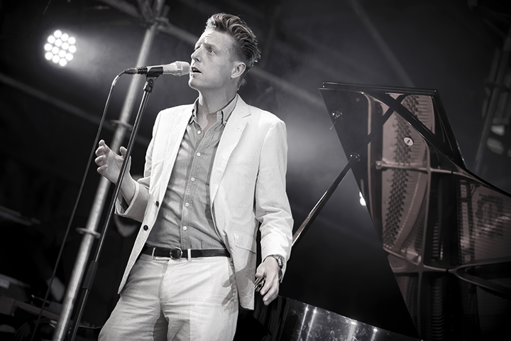 Bent Van Looy & Strings @ M-idzomer 2014, picture 1, photographed by Elke Briers - FrontView Magazine