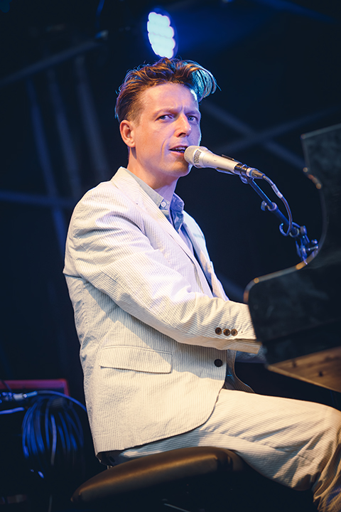 Bent Van Looy & Strings @ M-idzomer 2014, picture 3, photographed by Elke Briers - FrontView Magazine