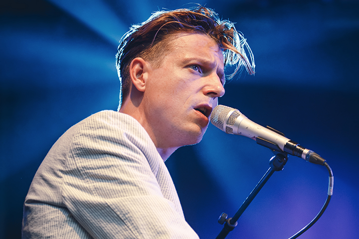 Bent Van Looy & Strings @ M-idzomer 2014, picture 6, photographed by Elke Briers - FrontView Magazine