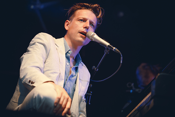 Bent Van Looy & Strings @ M-idzomer 2014, picture 9, photographed by Elke Briers - FrontView Magazine