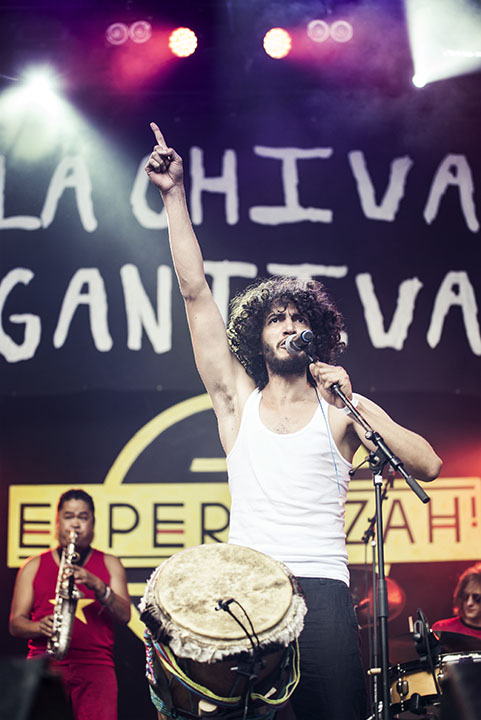 La Chiva Gantiva @ Esperanzah!, picture 1, photographed by Jef Peeters - FrontView Magazine