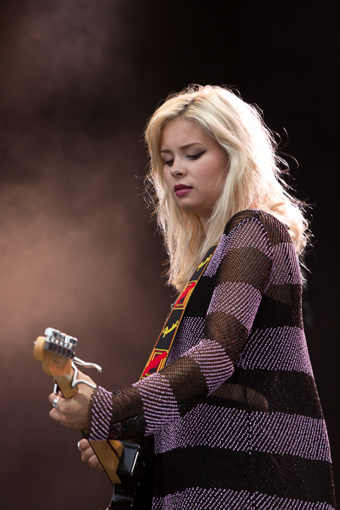 Nina Nesbitt @ Suikerrock 2014, picture 3, photographed by Koen Rondelez - FrontView Magazine