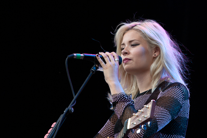 Nina Nesbitt @ Suikerrock 2014, picture 13, photographed by Koen Rondelez - FrontView Magazine