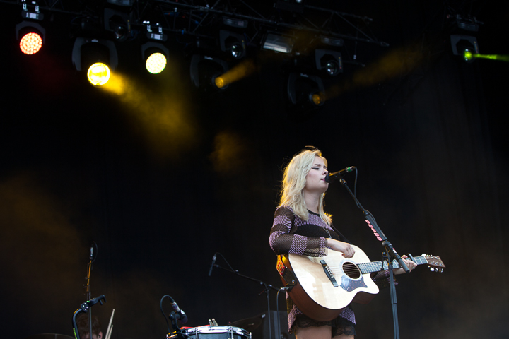 Nina Nesbitt @ Suikerrock 2014, picture 20, photographed by Koen Rondelez - FrontView Magazine