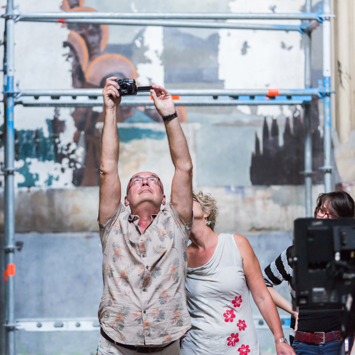 Setbezoek verfilming: "Black" @ Gésukerk St.-Joost-ten-Node, picture 68, photographed by Guy Danneels - FrontView Magazine