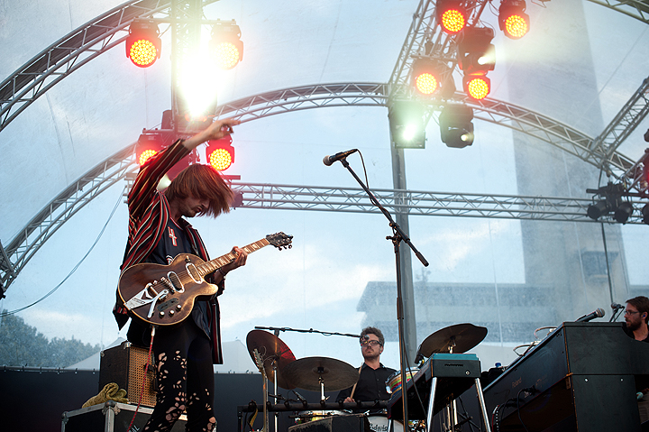 Admiral Freebee @ Ronquières Festival 2014, picture 7, photographed by Magali Decamps - FrontView Magazine