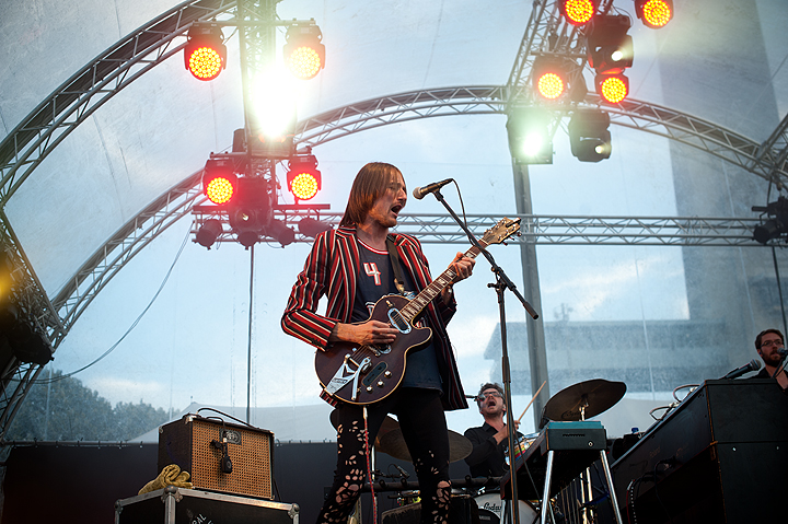 Admiral Freebee @ Ronquières Festival 2014, picture 10, photographed by Magali Decamps - FrontView Magazine