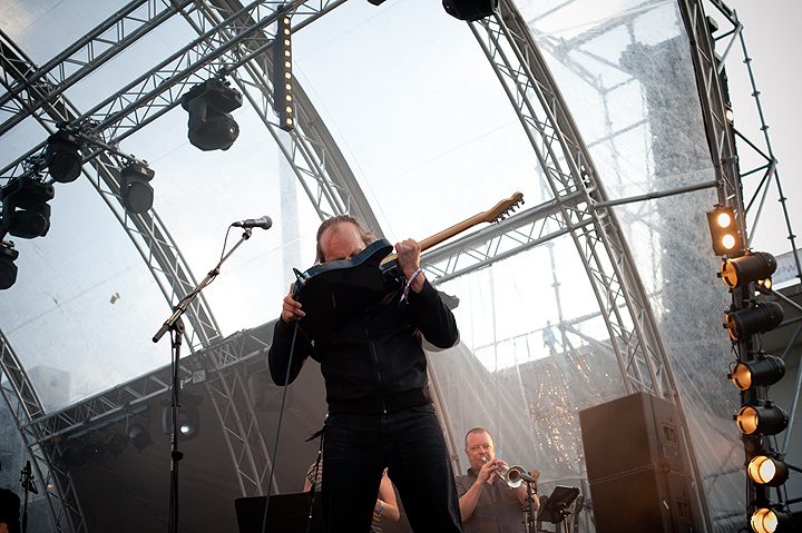 Admiral Freebee @ Ronquières Festival 2014, picture 12, photographed by Magali Decamps - FrontView Magazine
