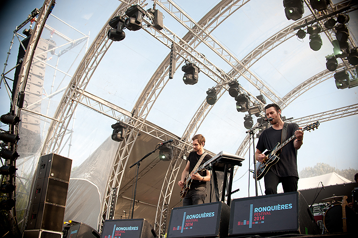 Birdpen @ Ronquières Festival 2014, picture 4, photographed by Magali Decamps - FrontView Magazine