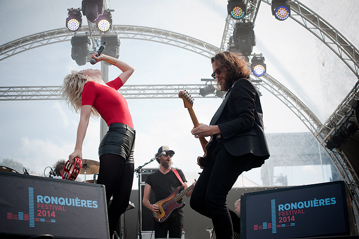 Hollysiz @ Ronquières Festival 2014, picture 5, photographed by Magali Decamps - FrontView Magazine