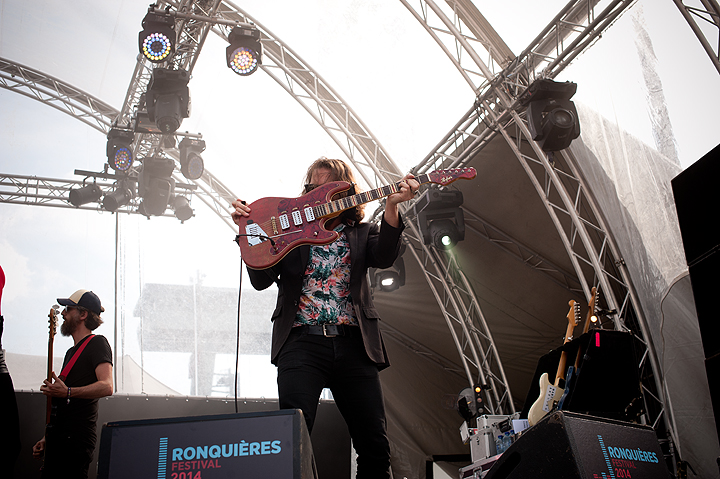 Hollysiz @ Ronquières Festival 2014, picture 7, photographed by Magali Decamps - FrontView Magazine